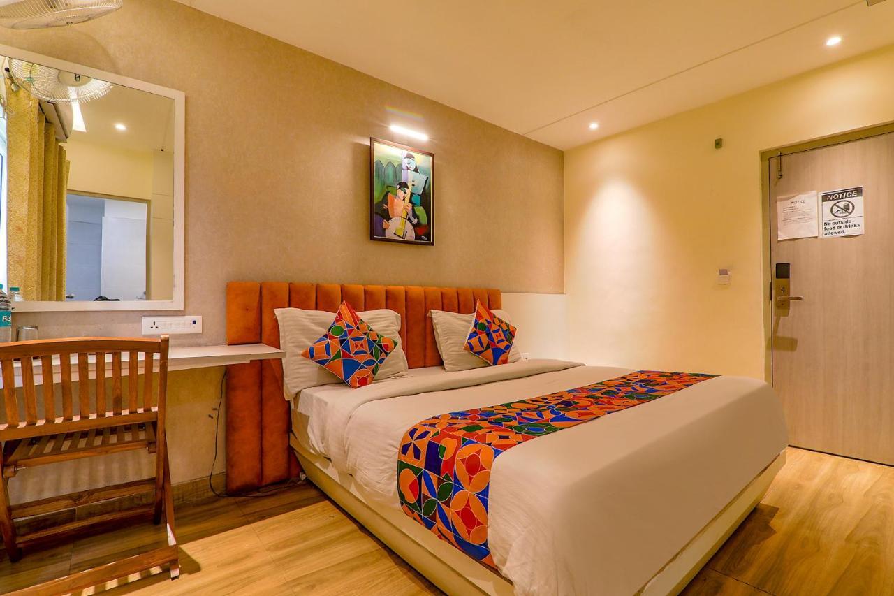 Townhouse Geetraj Near Shalimar Gateway Lucknow Hotel Exterior photo