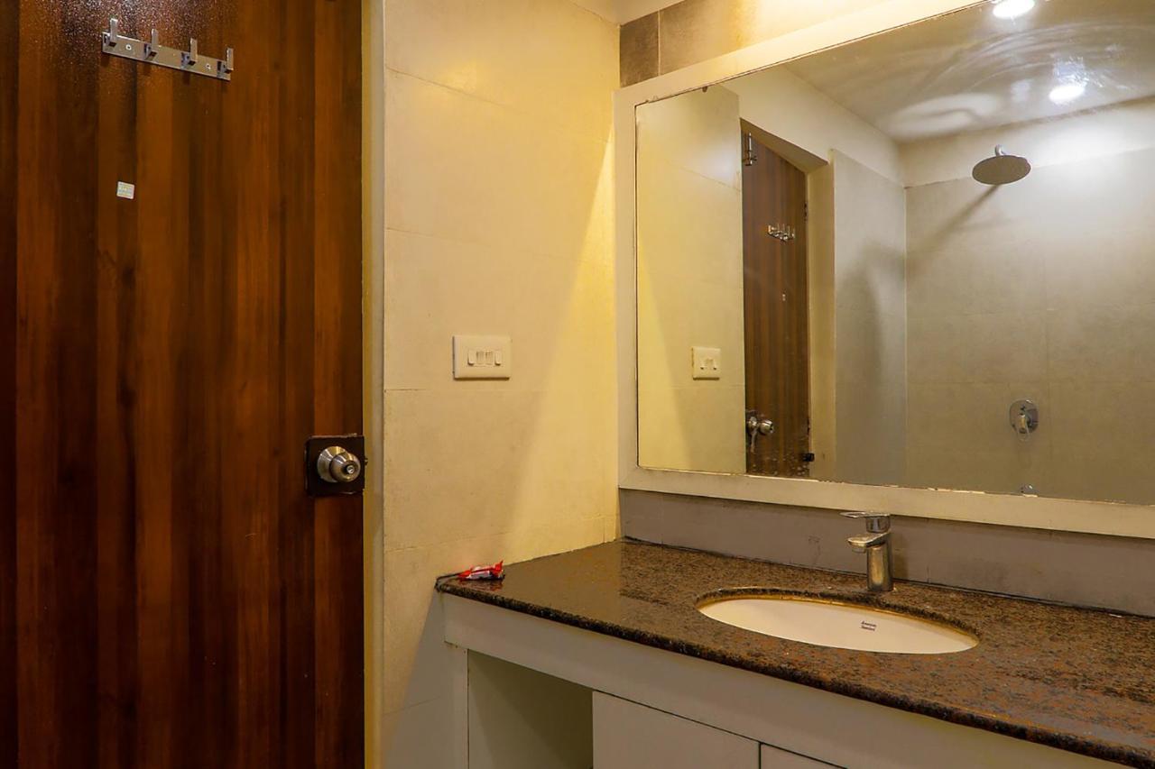 Townhouse Geetraj Near Shalimar Gateway Lucknow Hotel Exterior photo