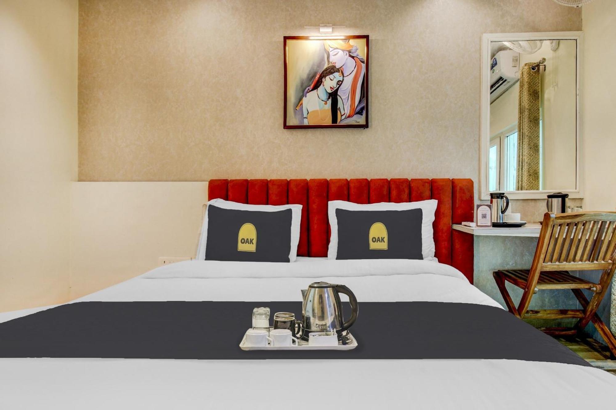 Super Townhouse Geetraj Near Shalimar Gateway Lucknow Hotel Exterior photo