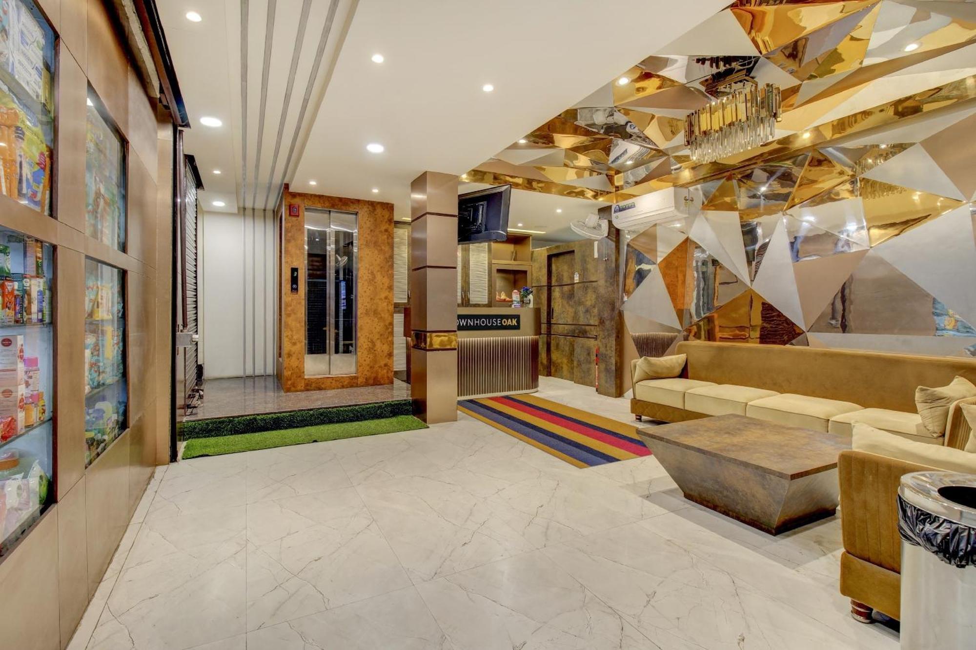 Townhouse Geetraj Near Shalimar Gateway Lucknow Hotel Exterior photo