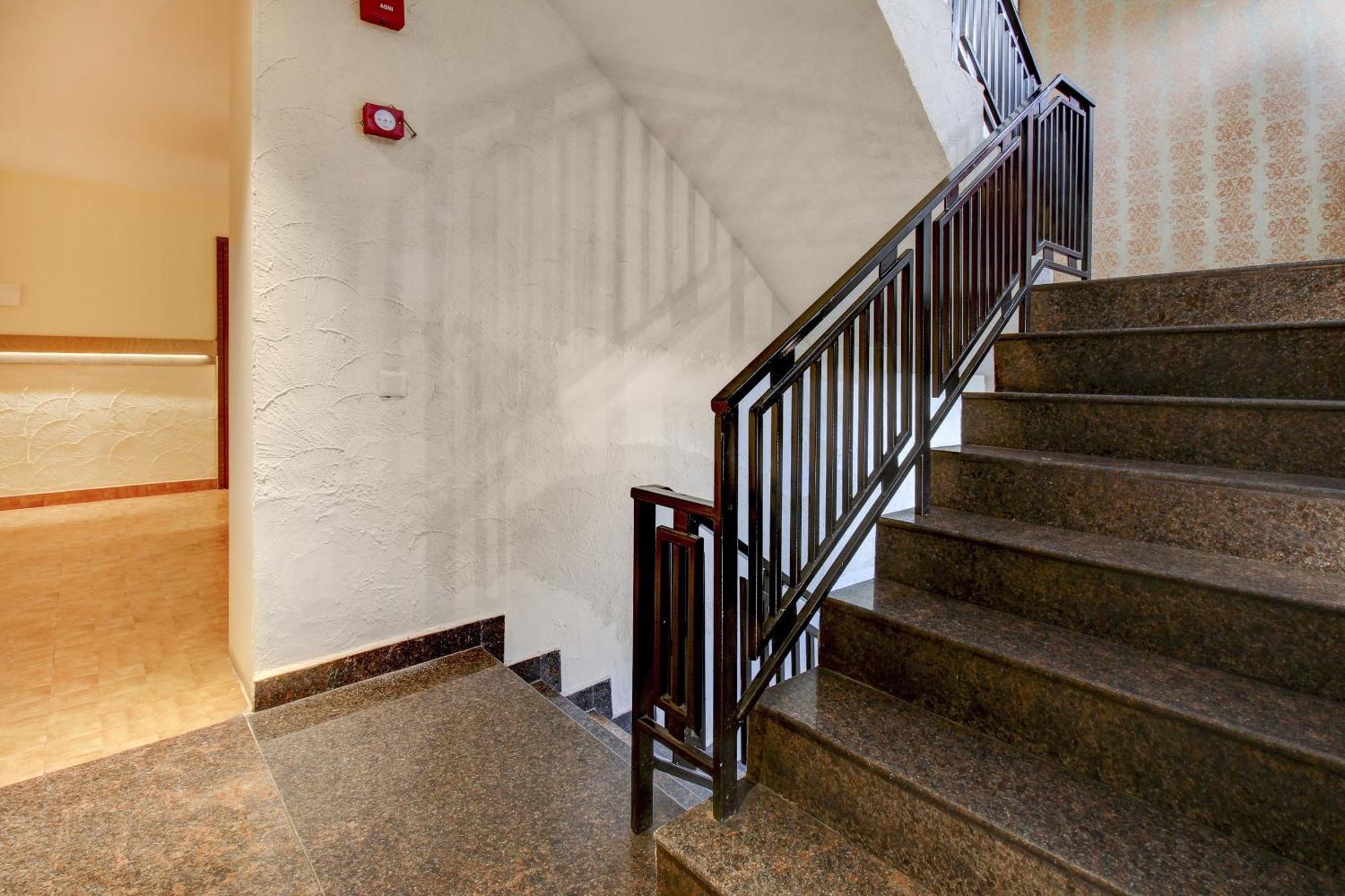 Super Townhouse Geetraj Near Shalimar Gateway Lucknow Hotel Exterior photo