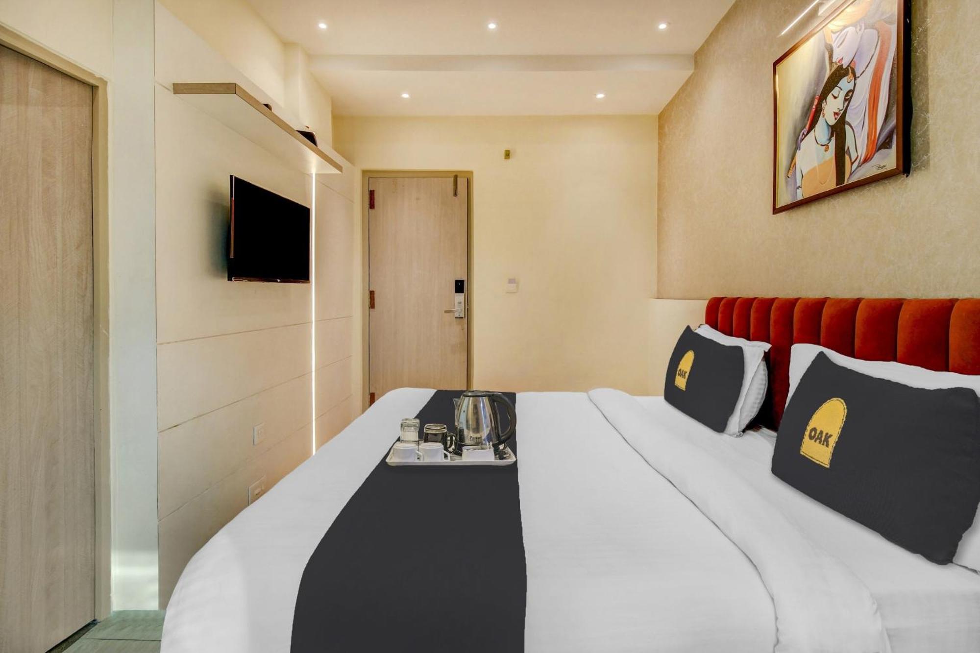 Super Townhouse Geetraj Near Shalimar Gateway Lucknow Hotel Exterior photo