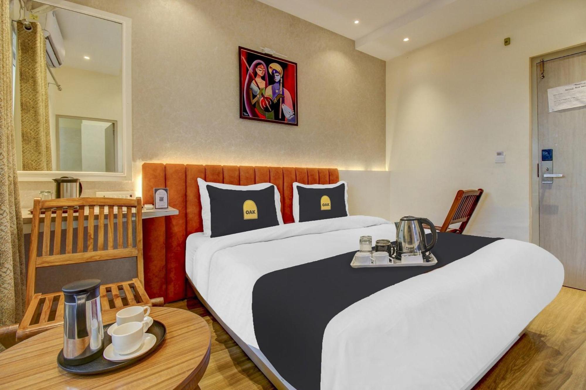 Super Townhouse Geetraj Near Shalimar Gateway Lucknow Hotel Exterior photo