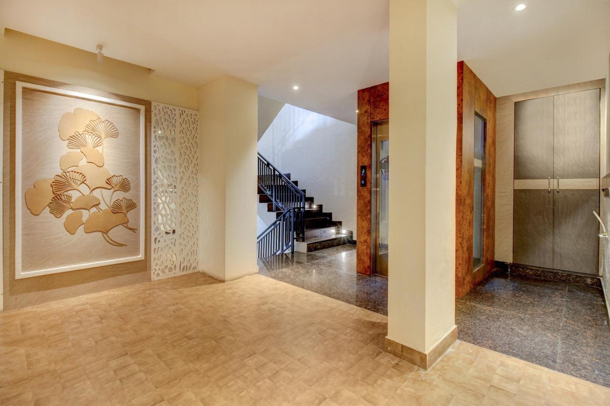 Townhouse Geetraj Near Shalimar Gateway Lucknow Hotel Exterior photo